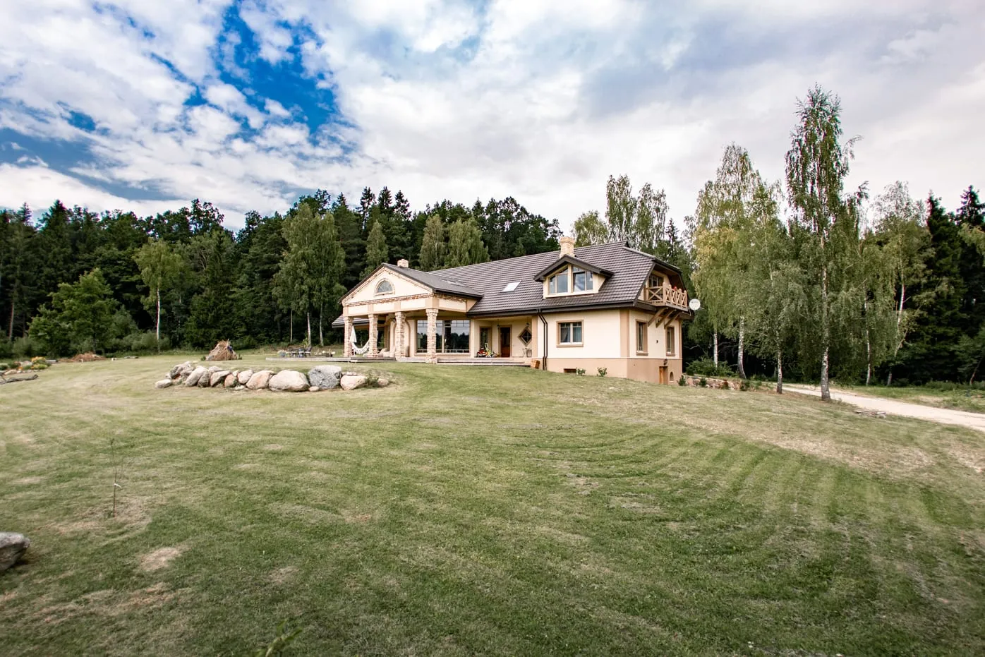 Prūsiškės – privati sodyba tarp miško, vandens ir vynuogyno
